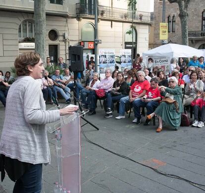 Ada Colau, a un acte a la plaça de Sarrià.