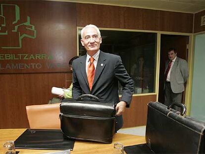 El consejero Gabriel Inclán, durante su comparecencia parlamentaria de ayer.