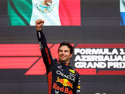 Checo Pérez celebra su victoria este domingo en el Gran Premio de Azerbaiyán.