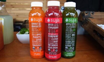 Tres botellas de Suja Life.