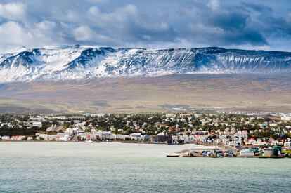 Akureyri, en Islandia, es el destino más popular para viajar en 2025 según el estudio de Skyscanner.