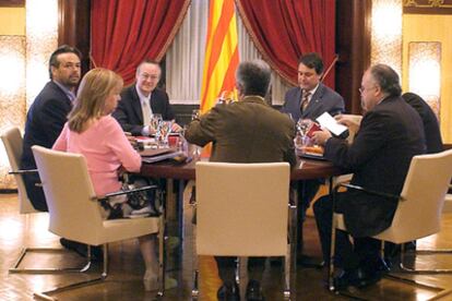 Fotografía tomada al comienzo de la reunión de hoy en el Parlament.