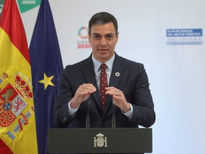 El presidente del Gobierno, Pedro Sánchez da un discurso durante la presentación del Plan de Impulso al Sector Turístico, en el Complejo de la Moncloa, en Madrid. EFE/Rodrigo Jiménez/Archivo