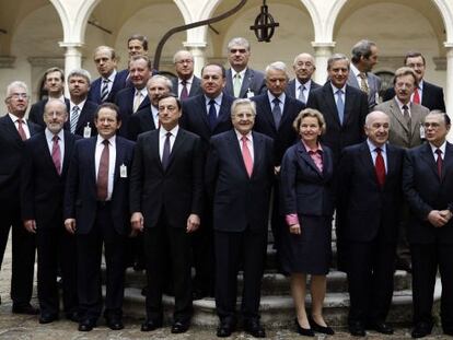 Reunión del BCE en Venecia en octubre de 2009. En la segunda fila, a la izquierda del todo, aparece Yves Mersch cuando era gobernador del Banco de Luxemburgo.