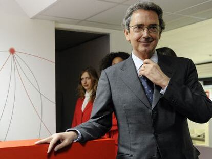 Franco Bernabe, en una rueda de prensa, en abril.