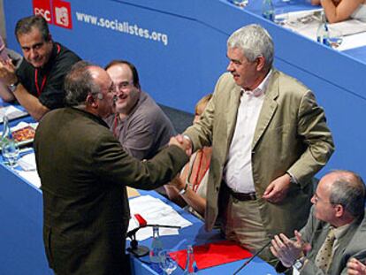 El socialista Pasqual Maragall y el republicano Josep Lluís Carod-Rovira, en el congreso del PSC.