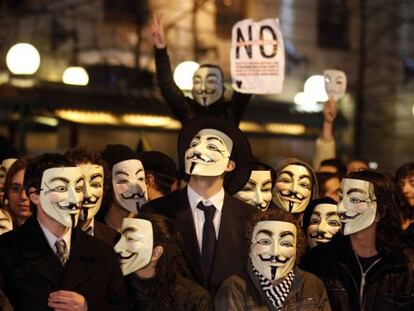 Manifestaci&oacute;n de Anonymous antes de la gala de los Goya del a&ntilde;o pasado.