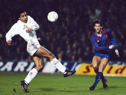 Hugo Sánchez durante un derbi frente al Barcelona.