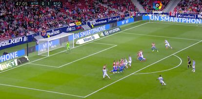 El 24 de octubre en el Metropolitano, Isak marcó el segundo tanto de la Real Sociedad que Oblak no llegó a detener.
