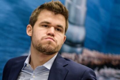 Magnus Carlsen, ayer en Wijk aan Zee (Holanda), poco antes de su partida con Wesley So