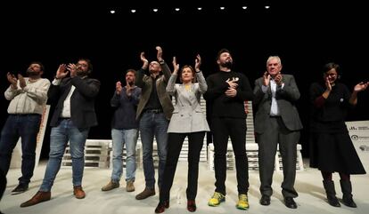 Carme Forcadell, Ra&uuml;l Romeva, Gabriel Rufi&aacute;n, Ernest Maragall y Albano Dante Fachin durante un acto de campa&ntilde;a de ERC en Sabadell.