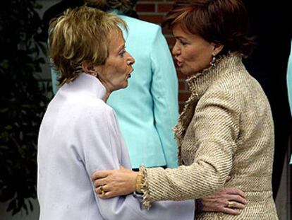 María Teresa Fernández de la Vega (izquierda) y Carmen Calvo, en La Moncloa.