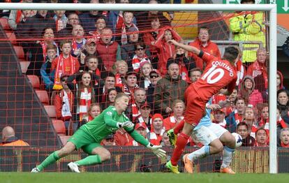 Coutinho marca el tercer gol del Liverpool