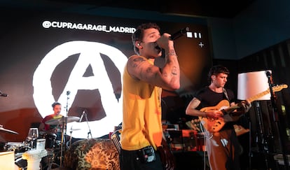 Aron Piper durante su 'showcase' en el CUPRA City Garage Madrid.