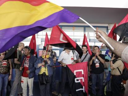 Pasajeros del viaje que rememora la traves&iacute;a del &#039;Stanbrook&#039;, que zarp&oacute; de Alicante con 2.600 republicanos hace 75 a&ntilde;os.