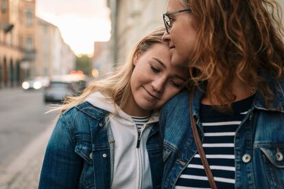 Para un adolescente es fundamental que sus padres sean un ejemplo. Pero no ejemplo de que todo lo han hecho bien, sino de que también fueron adolescentes. 