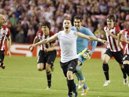 Iker Muniain celebra la victoria del Athletic en el último choque ante el Sporting de Lisboa.