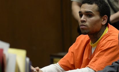 Chris Brown, en una comparecencia ante el juez.