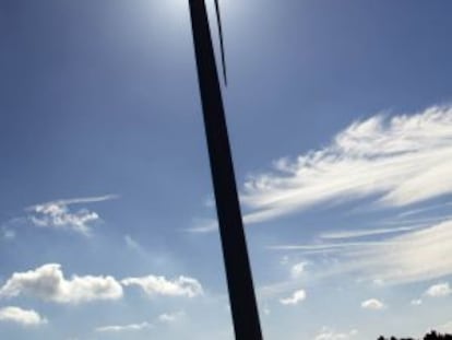 Torre eólica en el parque de Rubió, en Igualada.