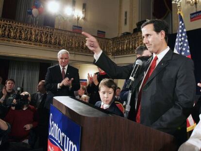 El candidato Rick Santorum al comienzo de uno de sus discursos de campa&ntilde;a en Pittsburgh, Pennsylvania