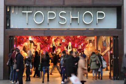 Topshop ha anunciado que cierra sus tiendas en España.
