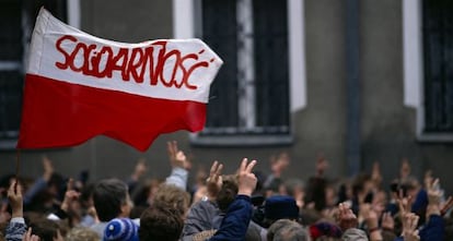 Una bandera de Solidaridad en una protesta de 1988.