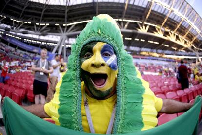 Um torcedor do Brasil antes do começo da partida com a Bélgica.