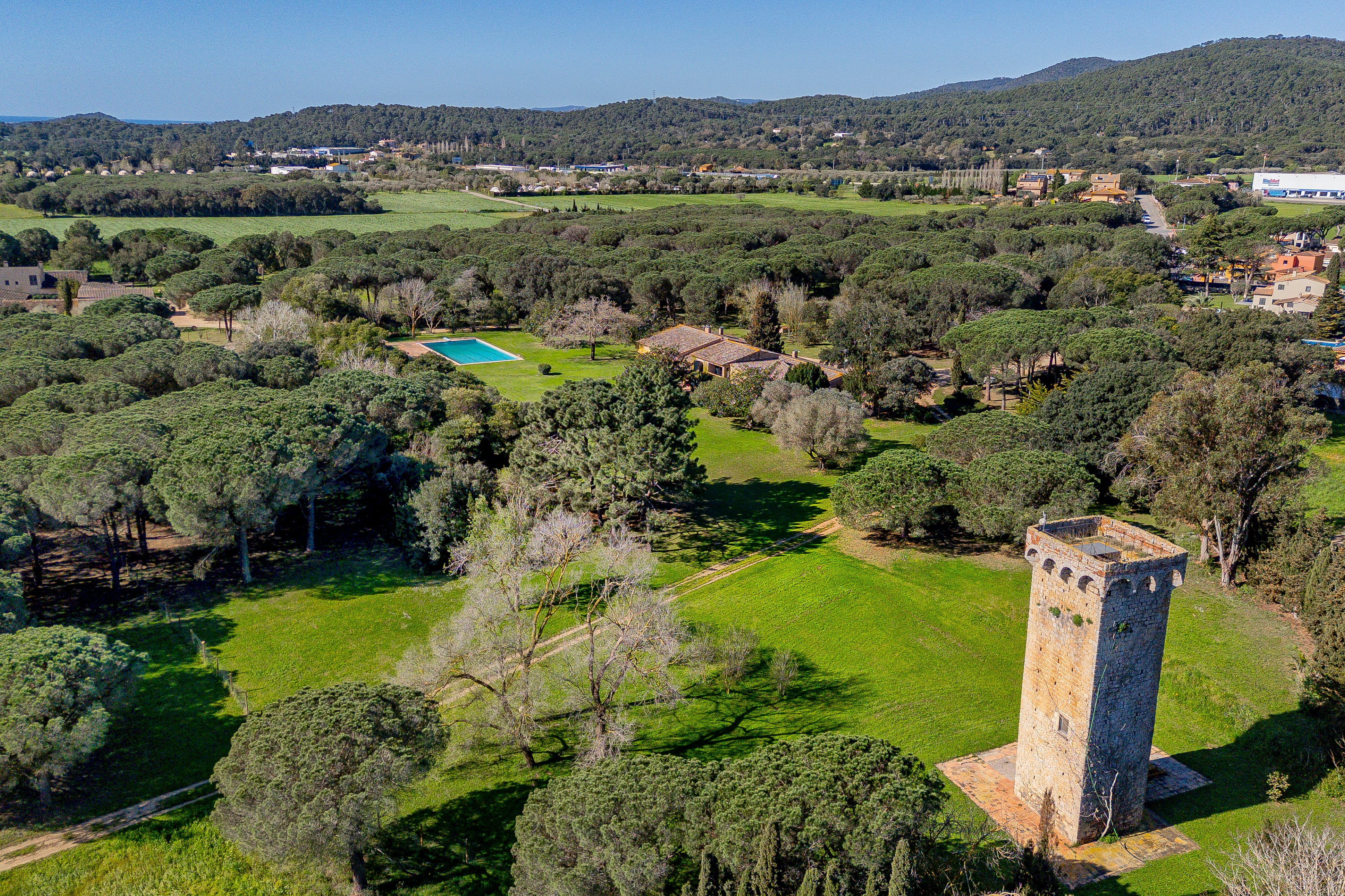 Vivienda con torre en la Costa Brava.