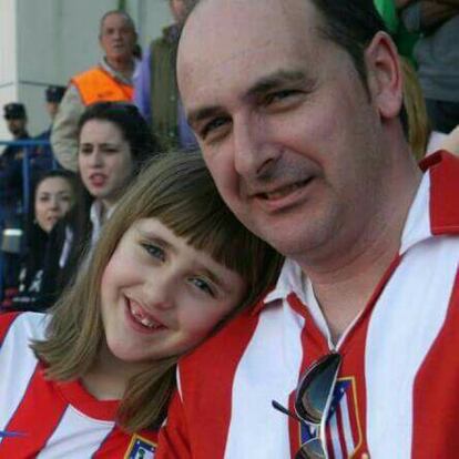 14 de abril de 2013. Ganamos 5-0 al Granada y para mi hija fue su auténtico "bautizo atletista". A partir de ese día sintió los colores en las buenas y en las malas.