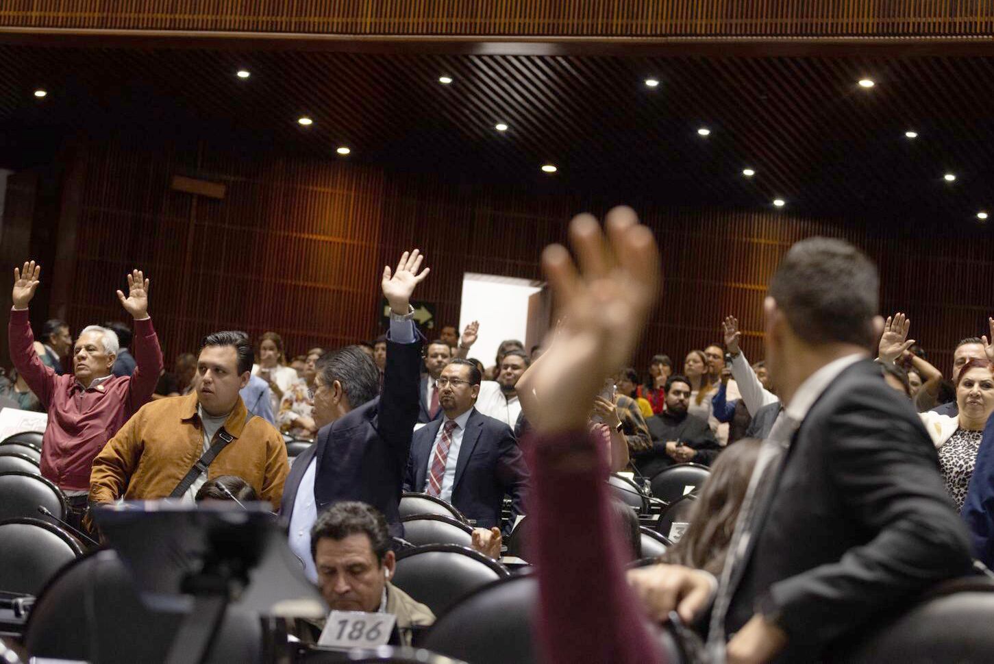 Votación de la reforma electoral en el pleno de la Cámara de Diputados.