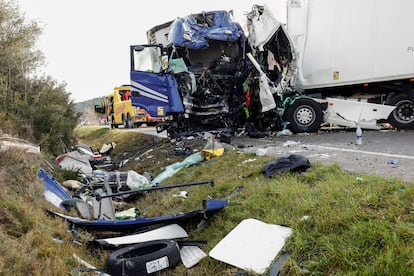 Accidente entre dos camiones a la altura del kilómetro 10 de la N-113, en el término municipal navarro de Fitero. 
