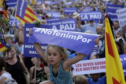 Una niña con la frase "No tememos miedo".