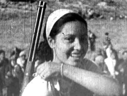 Una miliciana durante la Guerra Civil.