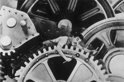 Charles Chaplin en un fotograma de <i>Tiempos modernos.</i>