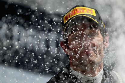 Webber celebra la victoria en Silverstone.