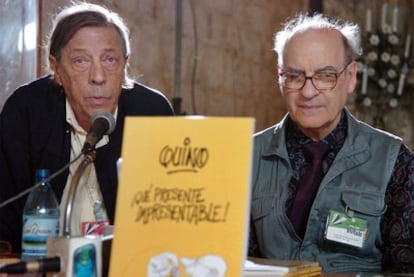 Jorge Timossi, a la izquierda, junto a Quino.