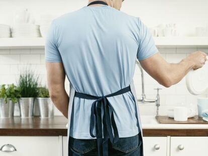 ¿Cómo es mejor lavar los platos: a mano o a máquina?