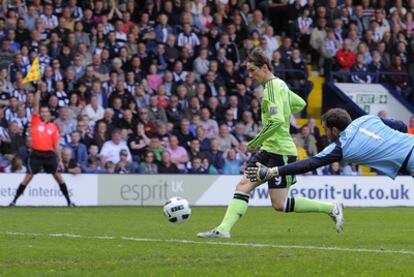El gol anulado a Torres en el West Bromwich - Chelsea (1-3).