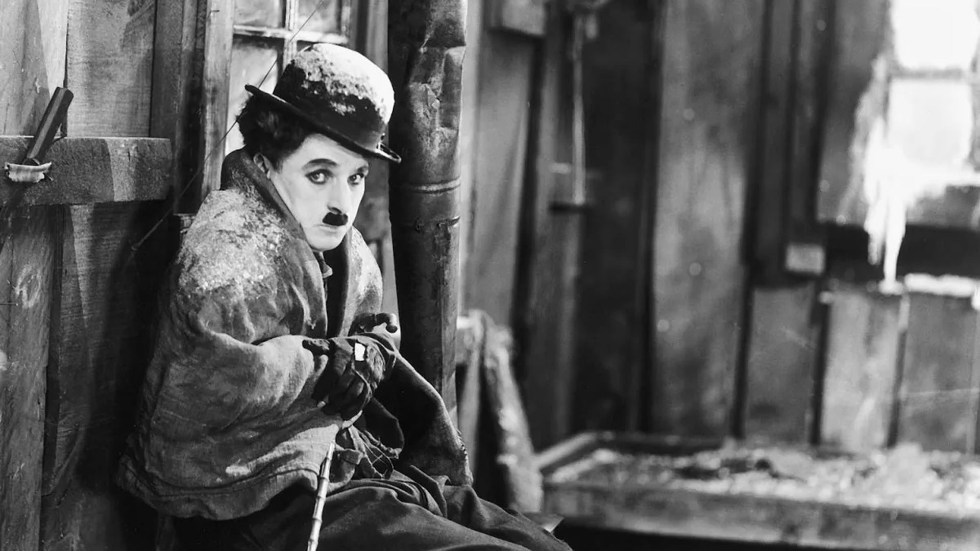 Chaplin, en la cabaña de 'La quimera del oro'.