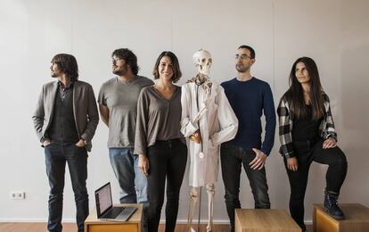 Izanami Martínez – on the left of the skeleton – poses with her team at Doctor24, a startup that puts doctors and patients in touch on line. She is also President of the Spanish Startup Association.