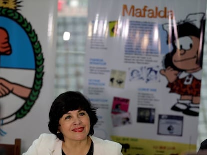 María Gloria Pereira, traductora de Mafalda al guaraní, durante la presentación del proyecto en Asunción.