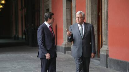 El expresidente de México, Enrique Peña Nieto, junto a Andrés Manuel López Obrador, actual mandatario del país norteamericano. 