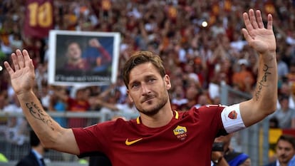 Francesco Totti se emociona em sua despedida no est&aacute;dio da Roma.
 