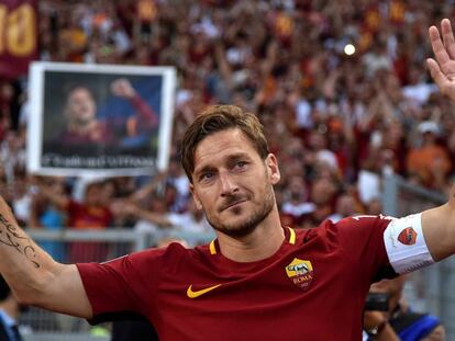 Francesco Totti se emociona em sua despedida no est&aacute;dio da Roma.
 