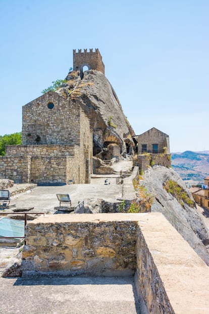 El pueblo de Sperlinga en Sicilia.