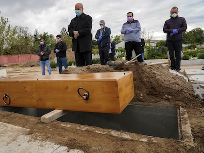 Oración el lunes ante el féretro con el cuerpo de Tatary en el cementerio musulmán de Griñón (Madrid)