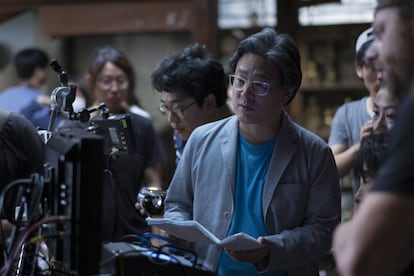 Park Chan-wook, en el rodaje de 'La doncella'.
