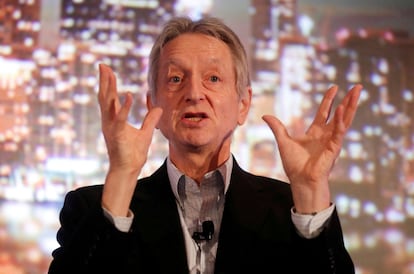 Pionero de la inteligencia artificial, Geoffrey Hinton ha recibido su Nobel cuando dedica más tiempo a alertar sobre los peligros de la IA que a su desarrollo. En la imagen, durante una conferencia en la Thomson Reuters Financial and Risk Summit celebrada en Toronto, Canadá, en diciembre de 2017.