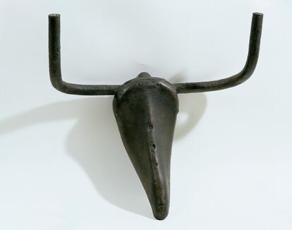 Cabeza de toro, 1942 