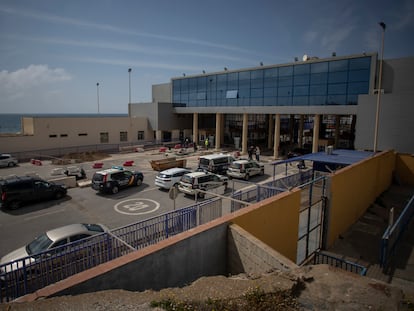 La aduana del puesto fronterizo entre España y Marruecos en El Tarajal (Ceuta), el miércoles.